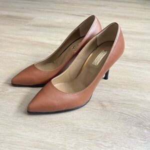 Rachel Cox Tan Neutral Pumps Limited Edition Leather Size 5.5